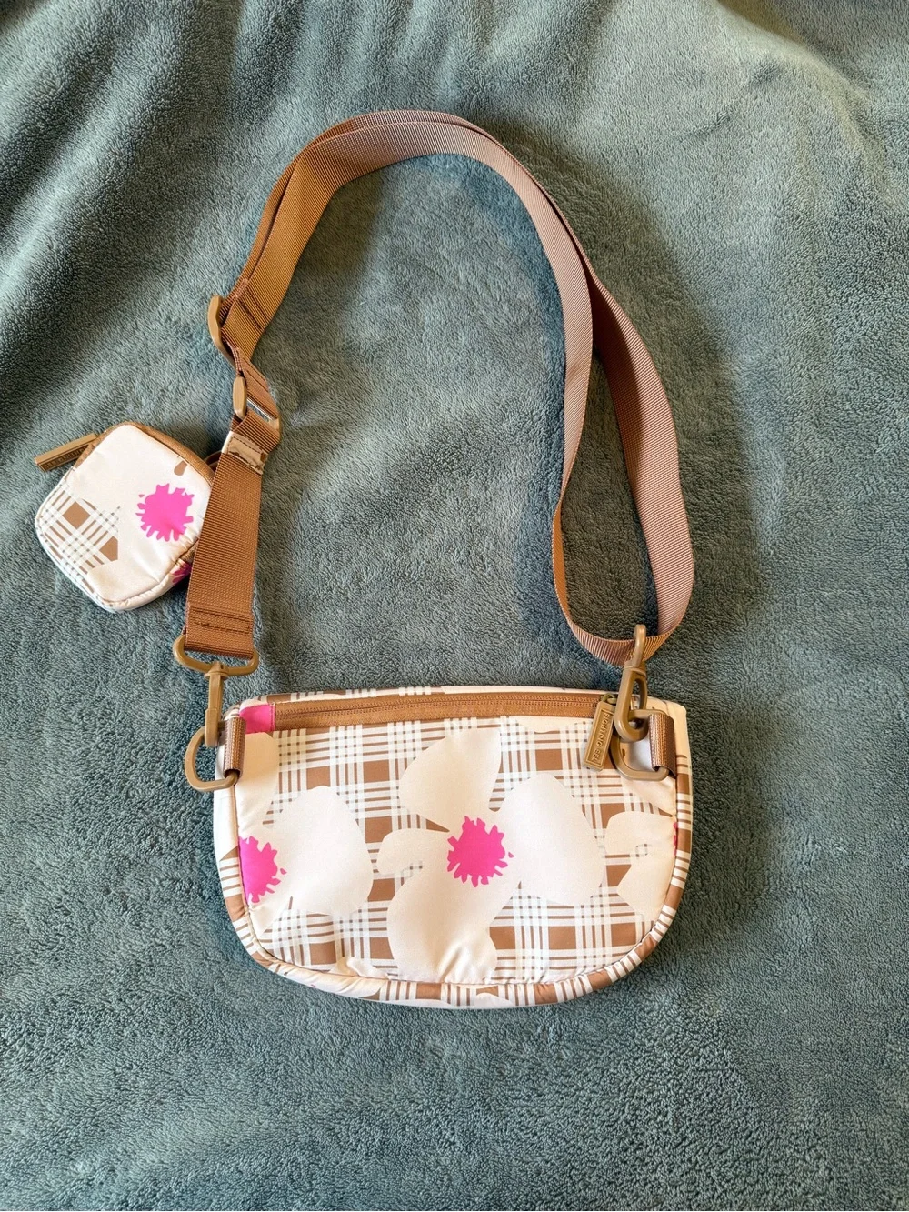 FIGHTING EEL: Barcelona Crossbody - Vintage Palaka Zinnia - Picture 4 of 8